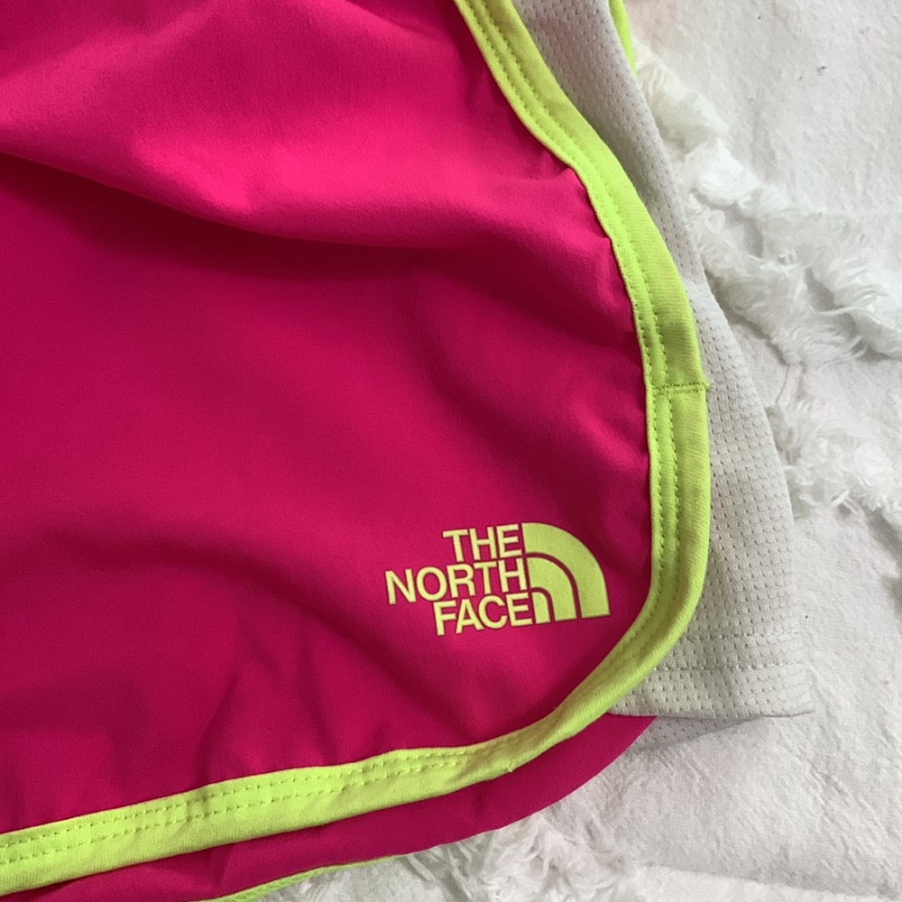 The North Face Shorts size small - Picture 4 of 4